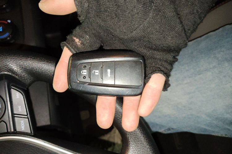 丰田 卡罗拉 2023款 1.2T 先锋版中控内饰7001