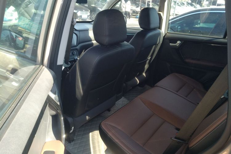 奇瑞 瑞虎3 2018款 1.6L CVT百万全球版中控内饰21