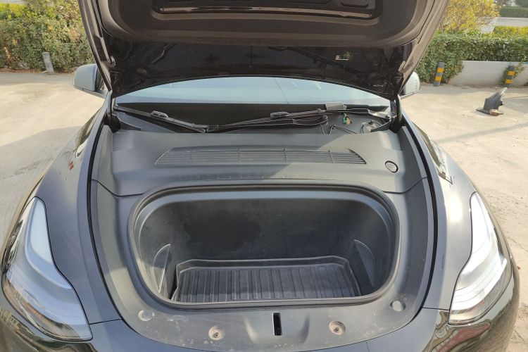 特斯拉 Model Y 2023款 后轮驱动版机舱底盘24