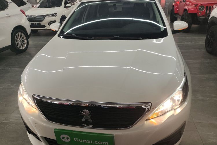 标致308 2018款 1.6L 手动时尚版车身外观2