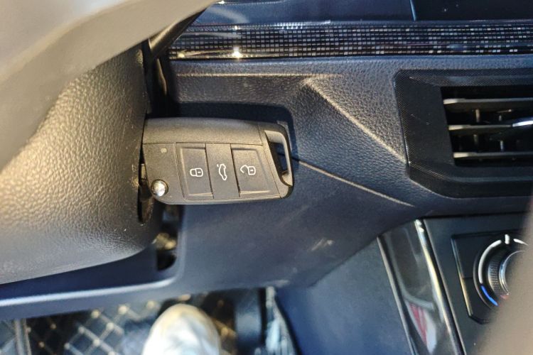 大众 朗逸 2023款 新锐 1.5L 自动新逸版中控内饰11