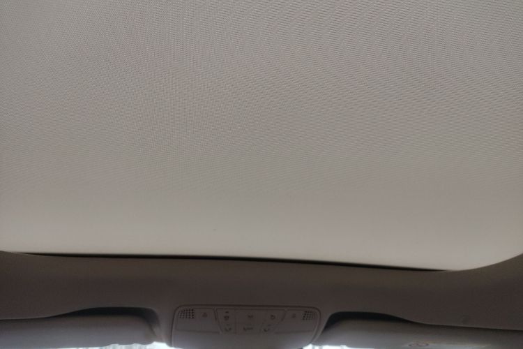 奔驰E级 2018款 改款 E 300 L 豪华型中控内饰22