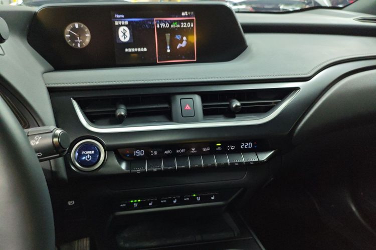 雷克萨斯UX新能源 2020款 300e 纯·悦版中控内饰16