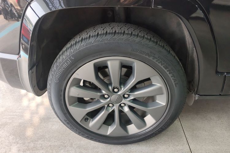 Jeep 自由光 2021款 2.0T 四驱80周年纪念版车身外观6003