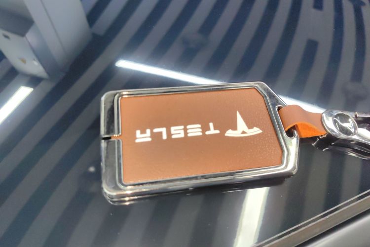 特斯拉 Model S 2023款 双电机全轮驱动版中控内饰11