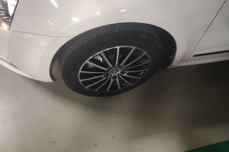 斯柯达 明锐 2018款 1.6L 自动豪华版车身外观6007