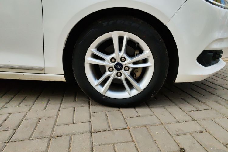 福特 福睿斯 2019款 改款 1.5L 自动悦享型 国VI车身外观10