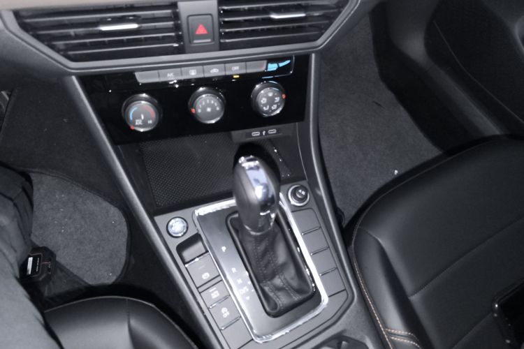 大众 宝来 2025款 200TSI DSG悦行PRO版中控内饰18