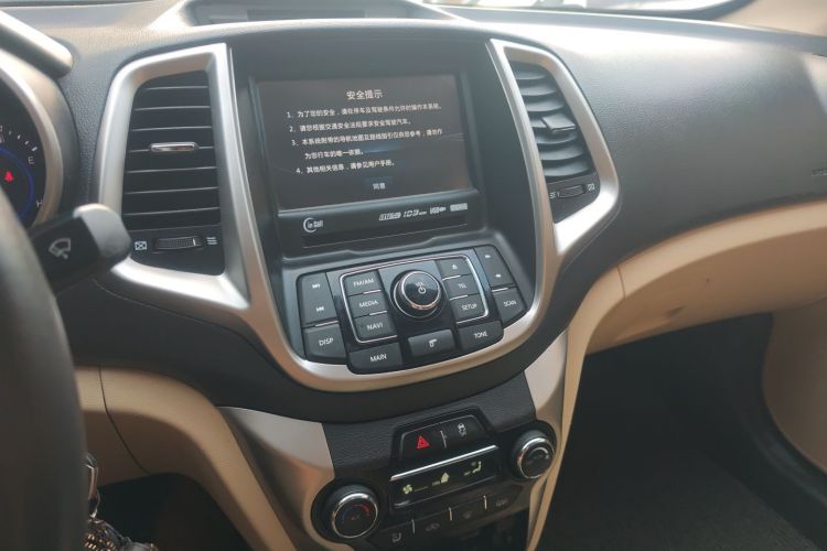 长安 逸动 2015款 1.6L 自动豪华型中控内饰16