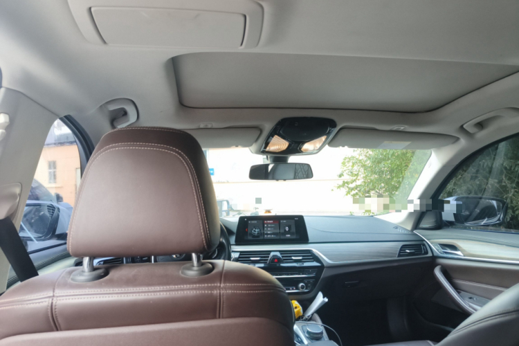 宝马5系 2018款 改款 530Li 尊享型 豪华套装中控内饰22