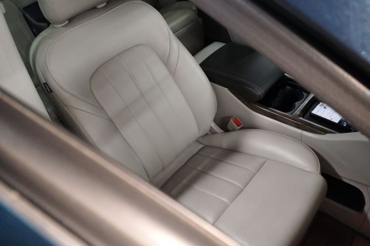 广汽传祺 传祺M8 2018款 320T 旗舰版局部细节41