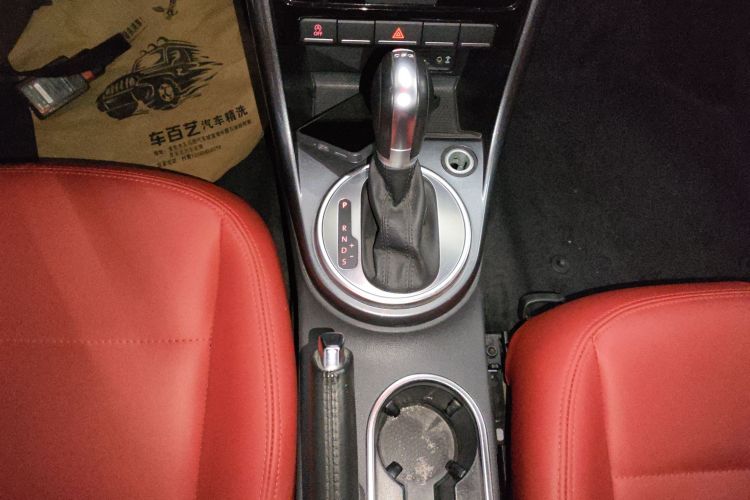 大众 甲壳虫 2018款 180TSI 宜乐型中控内饰18