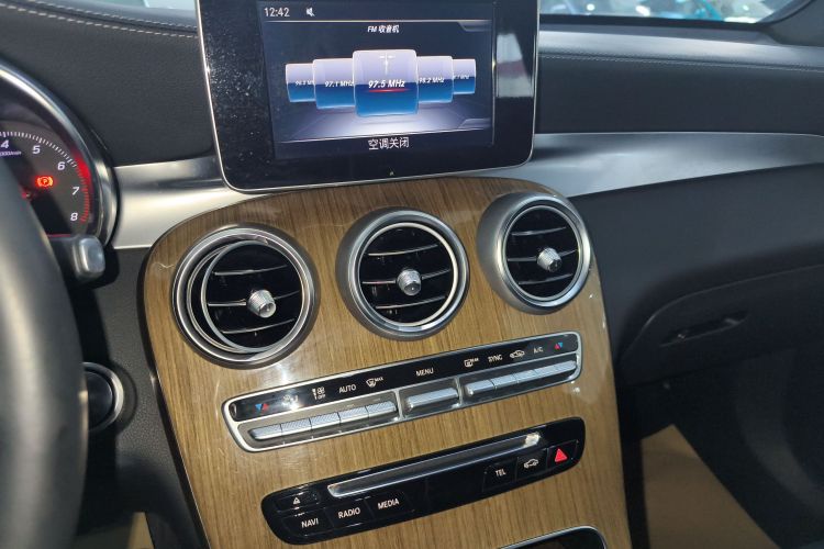 奔驰GLC轿跑 2018款 GLC 260 4MATIC 轿跑SUV局部细节16