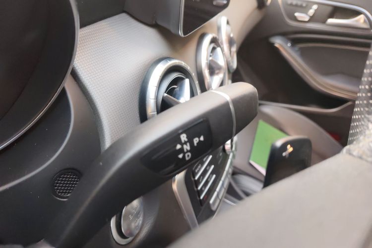 奔驰CLA 2019款 CLA 200 时尚型局部细节18