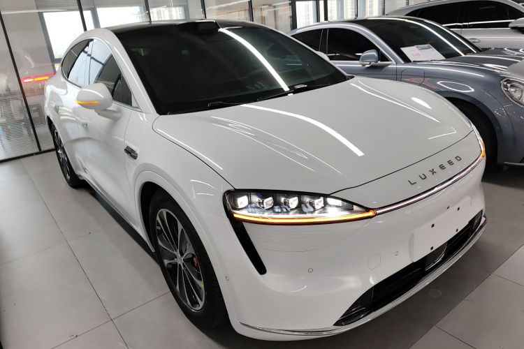 鸿蒙智行 智界R7 2025款 增程 331km Ultra车身外观6002