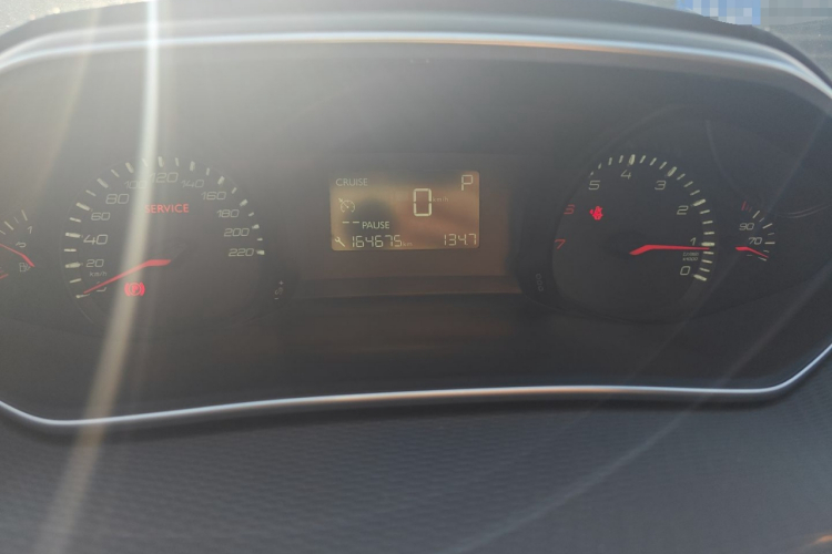 标致308 2016款 1.6L 自动豪华版中控内饰14