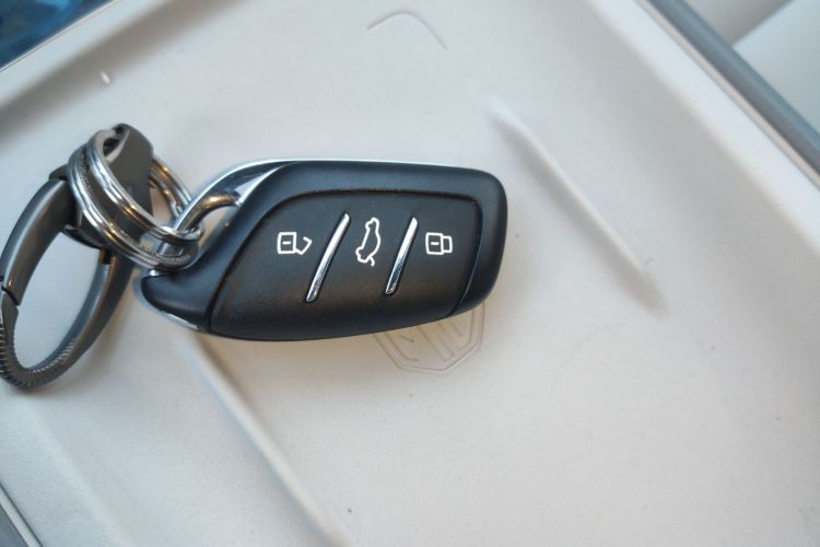 名爵 MG4 EV 2026款 437 从容版中控内饰11