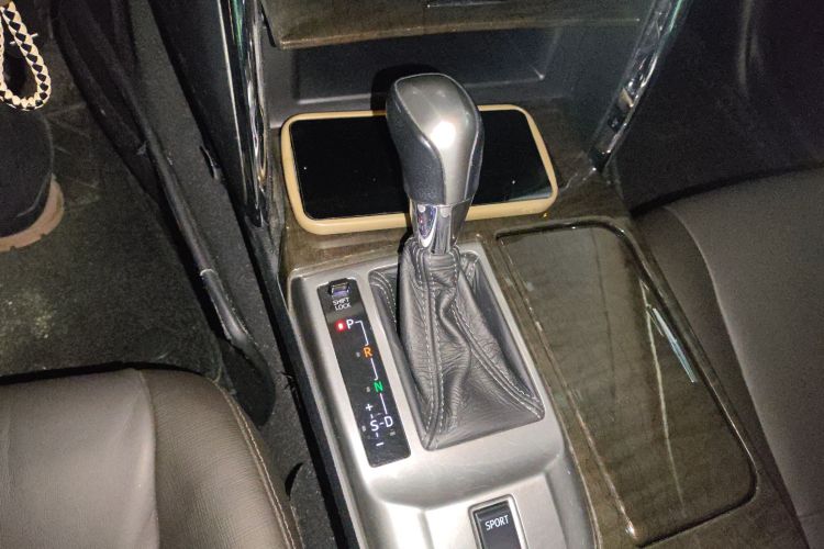 丰田 锐志 2013款 2.5V 菁锐版中控内饰18