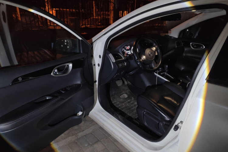 日产 轩逸 2016款 1.6XL  CVT尊享版中控内饰20