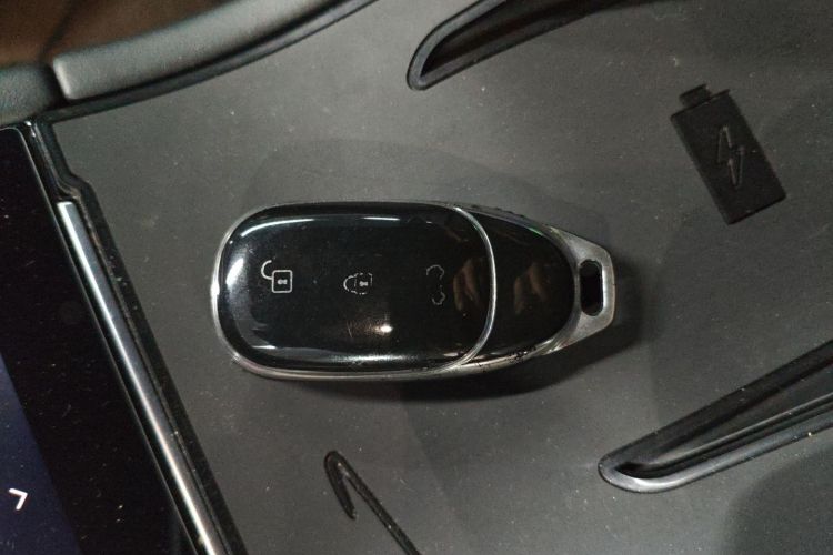 理想汽车 理想ONE 2021款 增程6座版中控内饰11