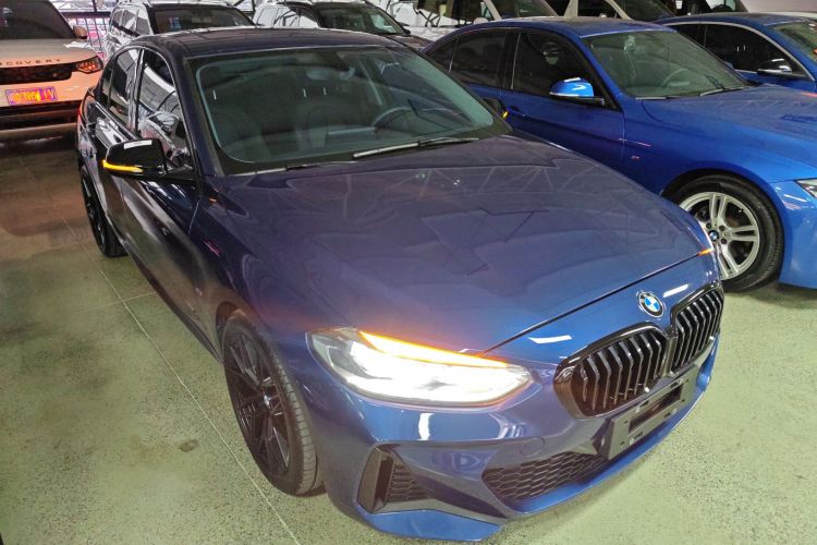 宝马1系 2021款 120i M运动曜夜版车身外观6002