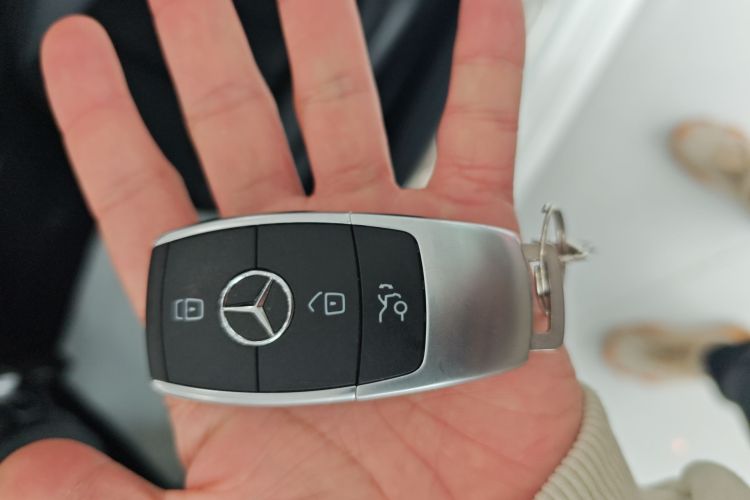 奔驰C级(进口)  C 260 轿跑车中控内饰7001