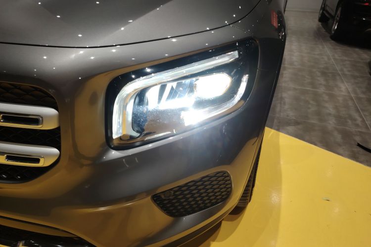 奔驰GLB 2023款 GLB 200 动感型局部细节36