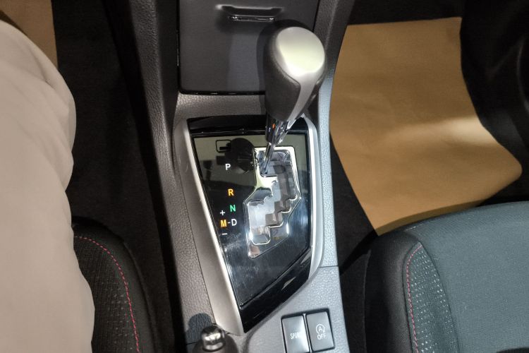 丰田 卡罗拉 2018款 1.2T S-CVT GL-i智辉版中控内饰18