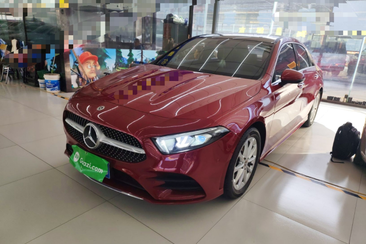奔驰A级 2021款 A 200 L 运动轿车动感型车身外观1