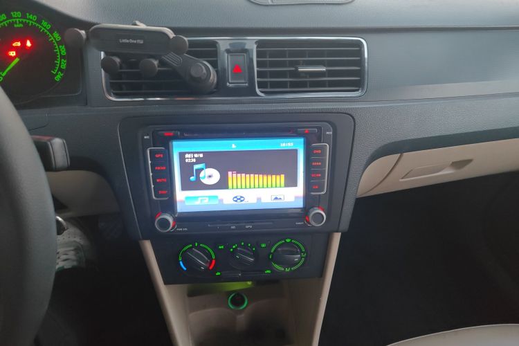 斯柯达 昕锐 2013款 1.6L 手动智选型中控内饰16