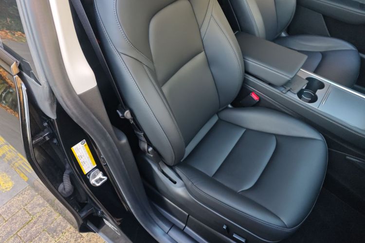 特斯拉 Model Y 2022款 后轮驱动版局部细节41