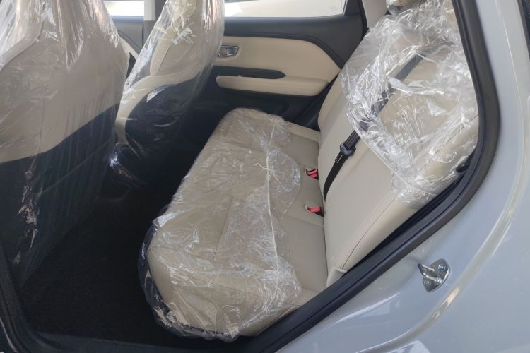 五菱汽车 五菱缤果PLUS 2024款 330km 五座版中控内饰21