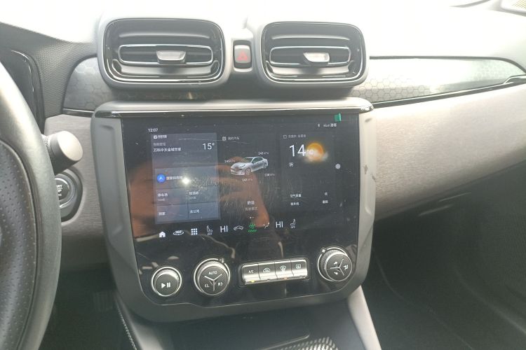 领克03 2022款 1.5TD DCT劲Pro中控内饰16