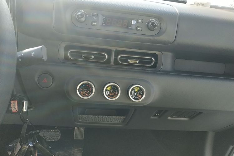 五菱汽车 五菱之光新能源 2025款 305km 进取型局部细节16