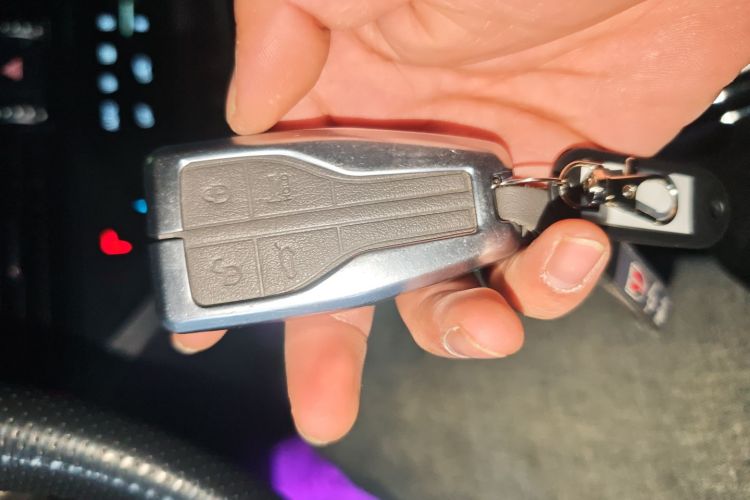 红旗HS5 2022款 改款 2.0T 智联旗享四驱版中控内饰7001