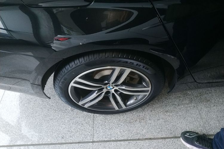 宝马5系 2023款 530Li 领先型 豪华套装车身外观6008