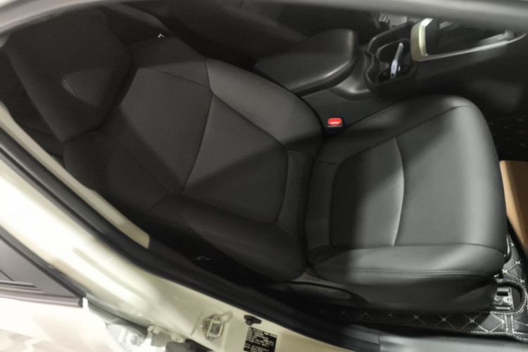 丰田 RAV4荣放 2020款 2.0L CVT两驱风尚版局部细节41