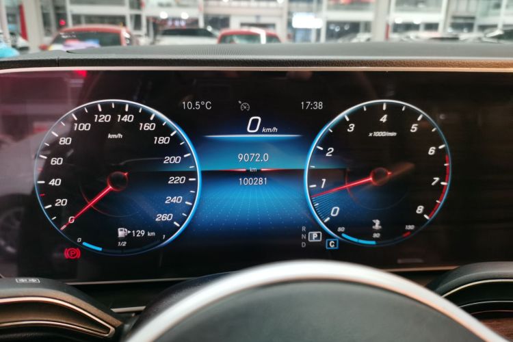 奔驰GLE 2021款 GLE 350 4MATIC 时尚型中控内饰14