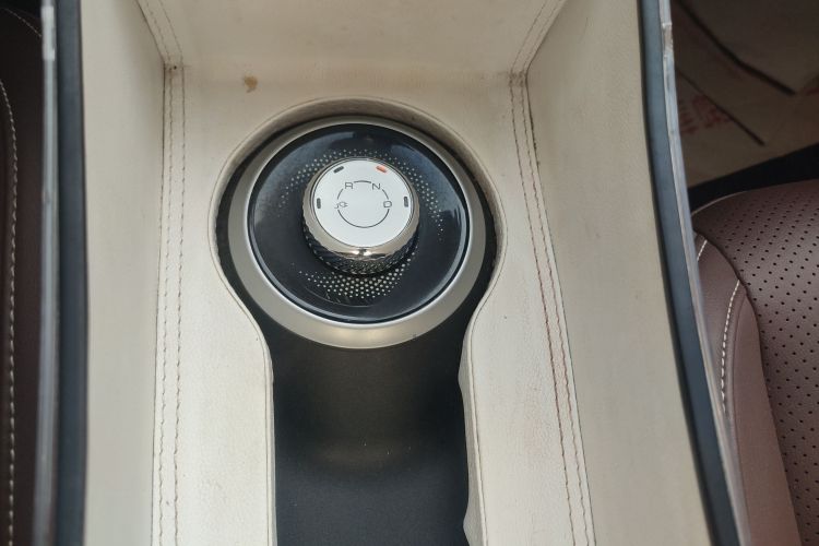 五菱汽车 五菱缤果 2023款 203km 舒享款中控内饰18