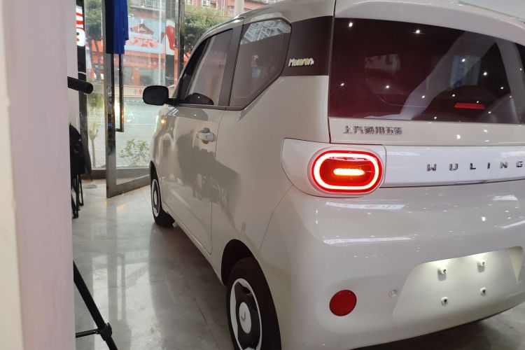 五菱汽车 宏光MINIEV 2024款 第三代 215km 进阶版车身外观4