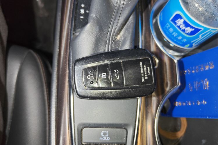 丰田 凯美瑞 2018款 2.0G 豪华版中控内饰11