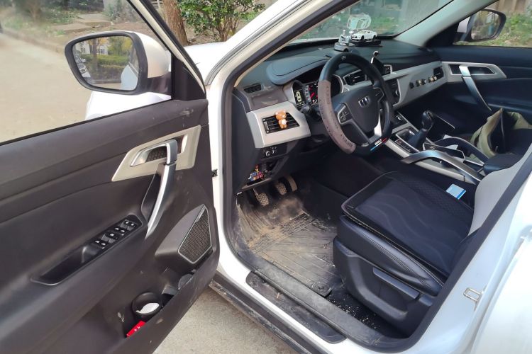 吉利汽车 博越 2018款 2.0L 手动两驱智雅型中控内饰7003