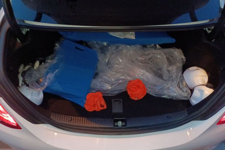 奔驰C级 2017款 改款 C 200 运动版中控内饰23