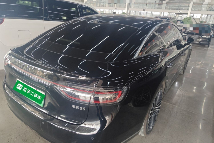 鸿蒙智行 享界S9 2024款 纯电 Ultra 四驱旗舰版车身外观7