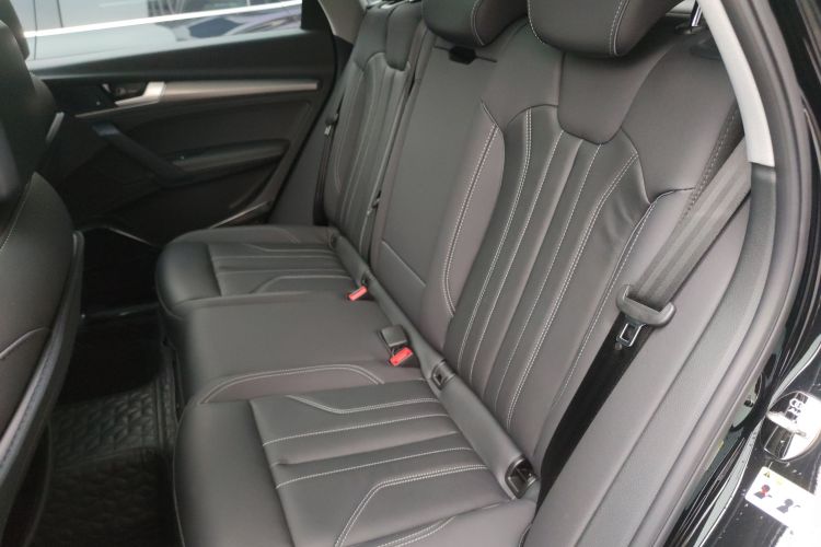 奥迪Q5L 2022款 改款 45T 豪华动感型中控内饰21