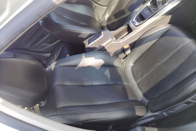 标致408 2014款 1.8L 自动豪华版局部细节41