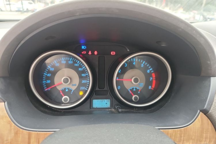 别克 凯越 2015款 1.5L 手动经典型中控内饰14