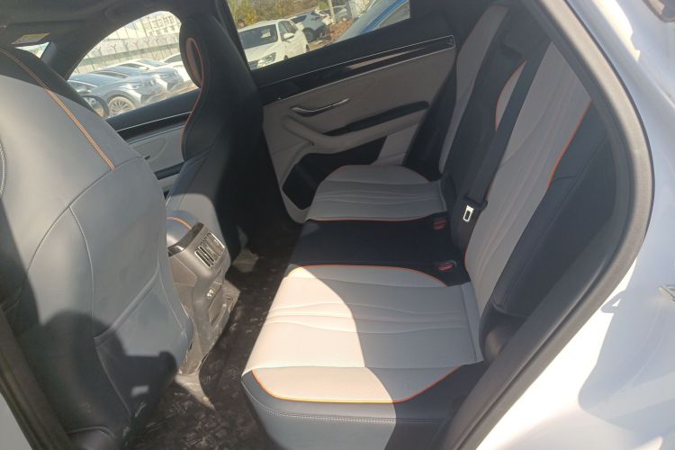 比亚迪 宋PLUS新能源 2021款 EV 旗舰型中控内饰7004