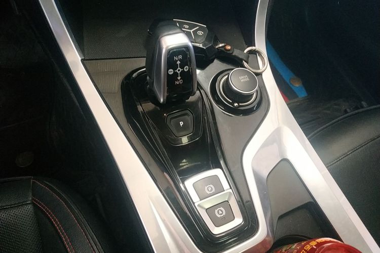 领克01 2017款 2.0T 四驱劲Pro版中控内饰18