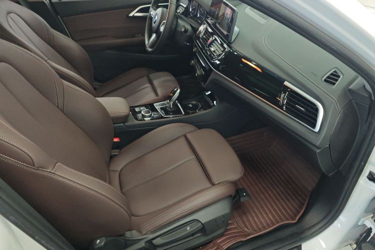 宝马1系 2022款 120i M运动曜夜版局部细节41